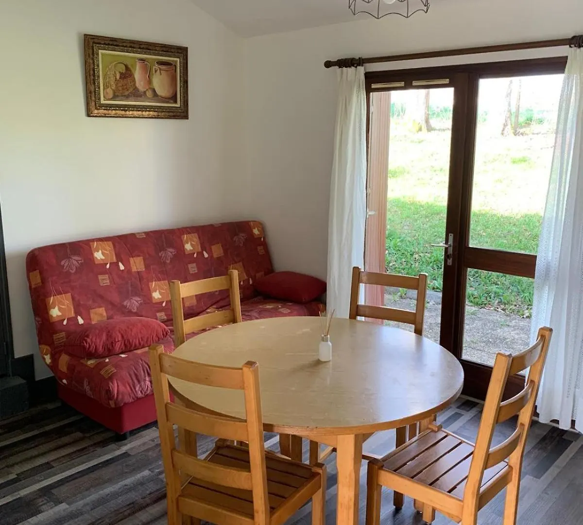 Le Petit Bois 46 Villa Leyme Semesterbostad