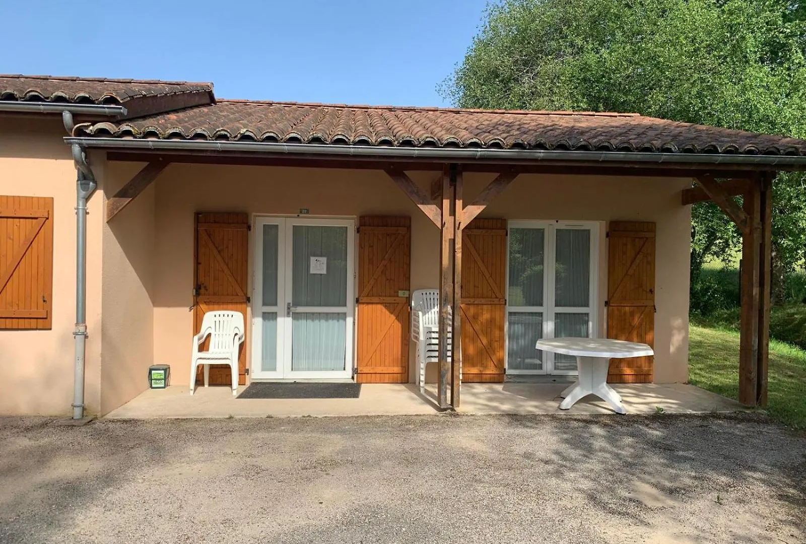 Semesterbostad Le Petit Bois 46 Villa Leyme Frankrike